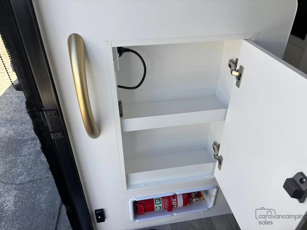 NEW 2025 CRUSADER MUSKETEER EMPRESS caravan