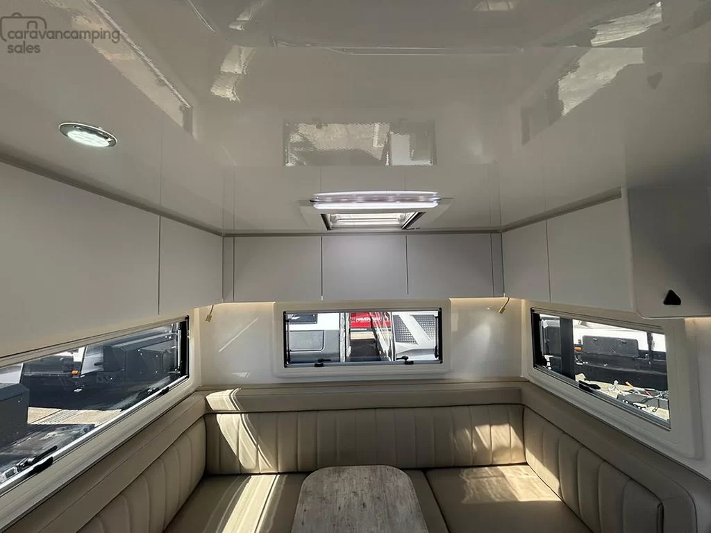 NEW 2025 CRUSADER MUSKETEER EMPRESS caravan