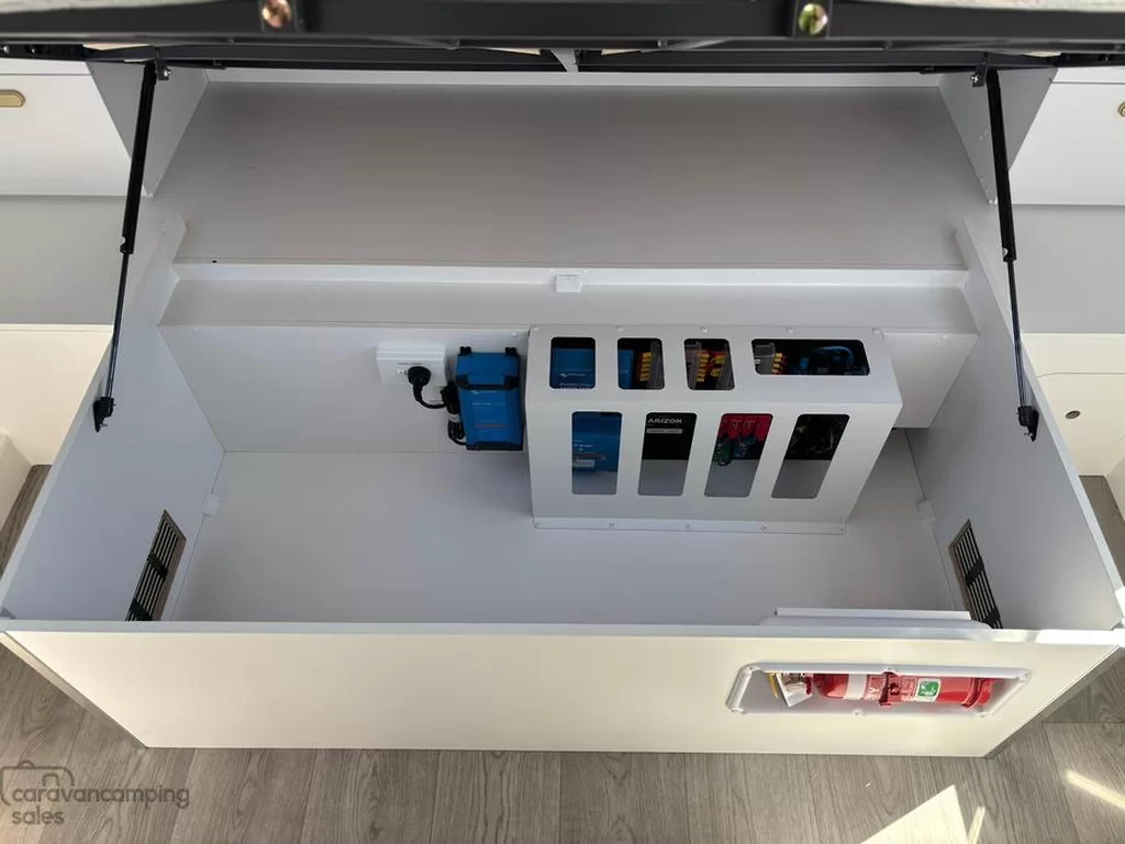 NEW 2025 CRUSADER MUSKETEER EMPRESS caravan