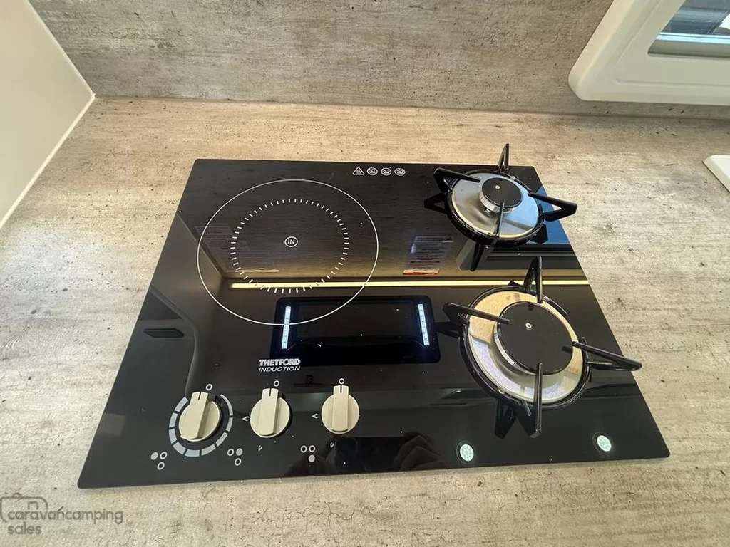 NEW 2025 CRUSADER MUSKETEER EMPRESS caravan