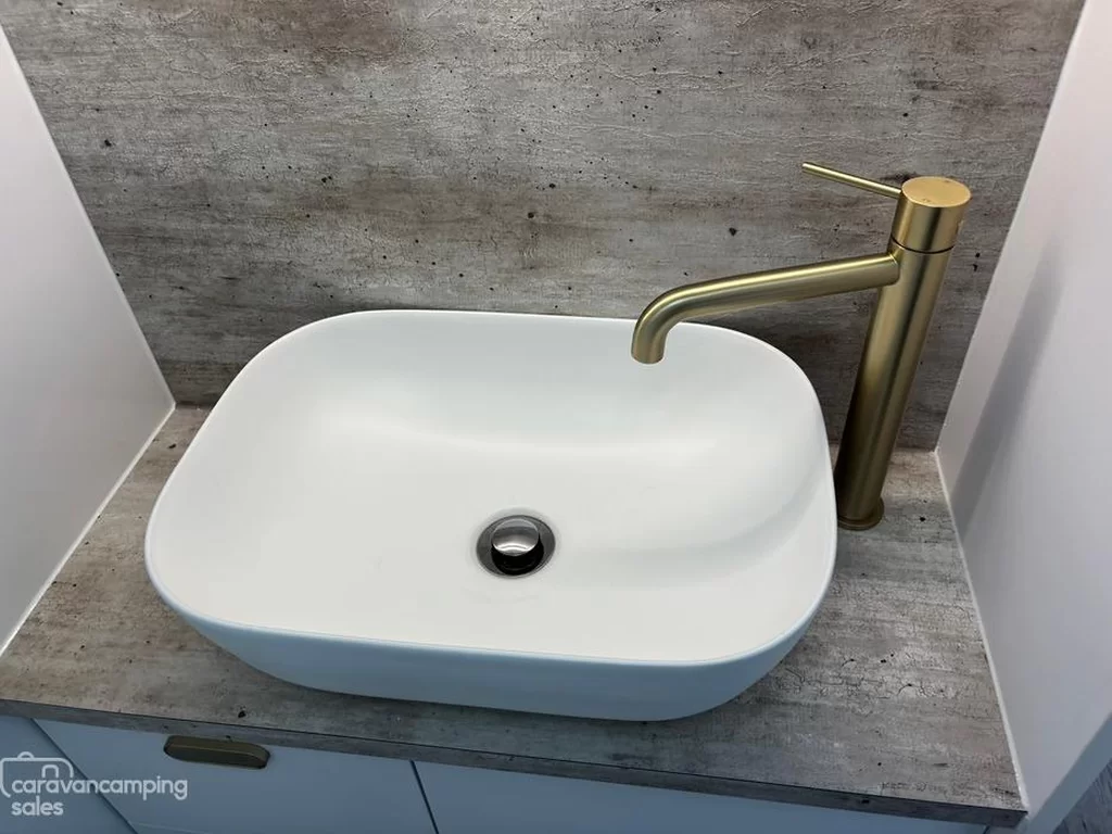 NEW 2025 CRUSADER MUSKETEER EMPRESS caravan