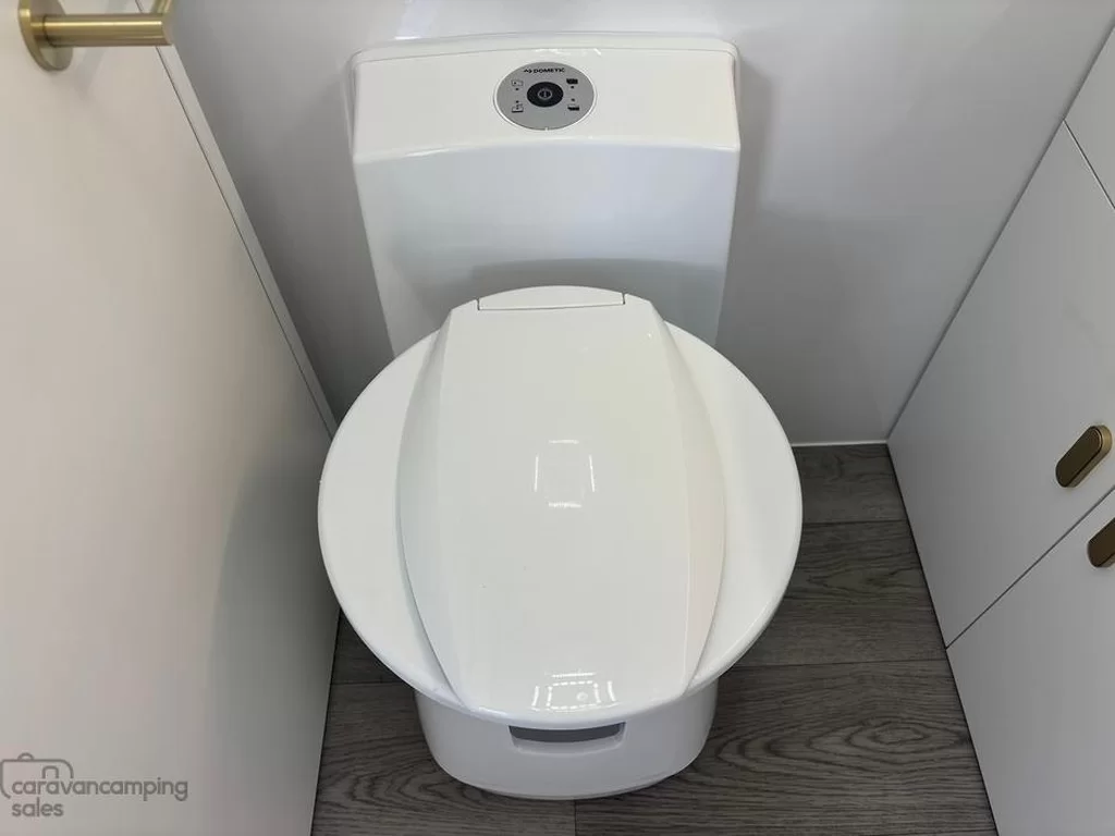 NEW 2025 CRUSADER MUSKETEER EMPRESS caravan