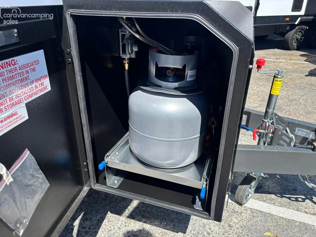 NEW 2025 CRUSADER MUSKETEER EMPRESS caravan