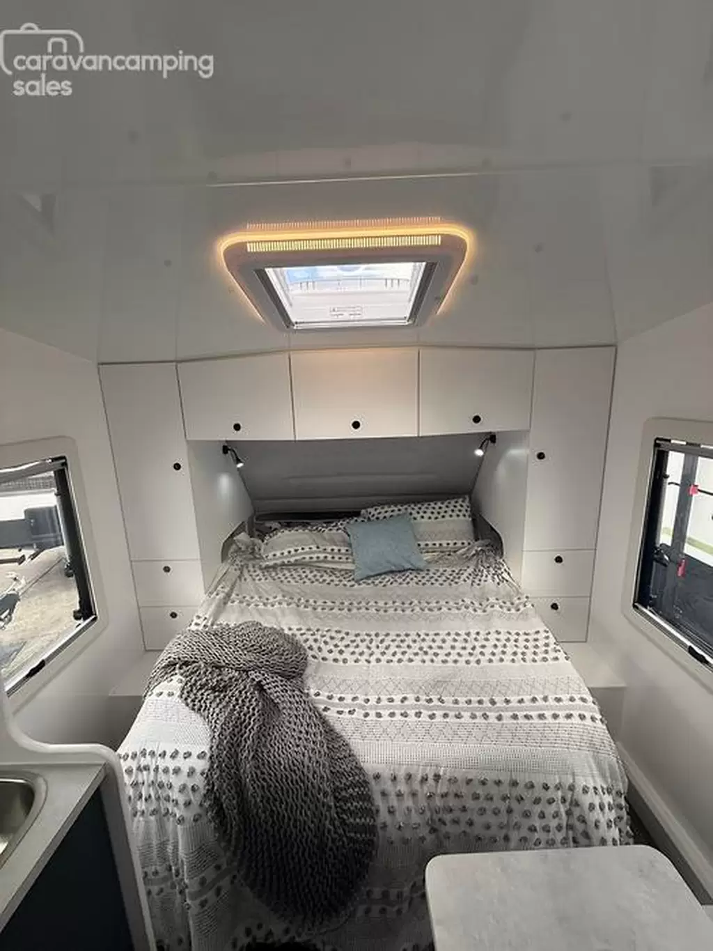 NEW 2025 DREAMHAVEN 15 SERIES TOURLINE