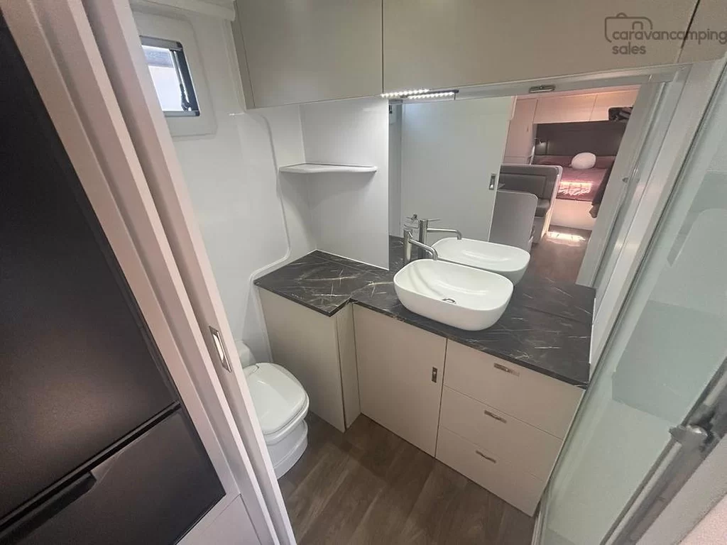 NEW 2025 CRUSADER LIFECHANGER PASSAGE caravan