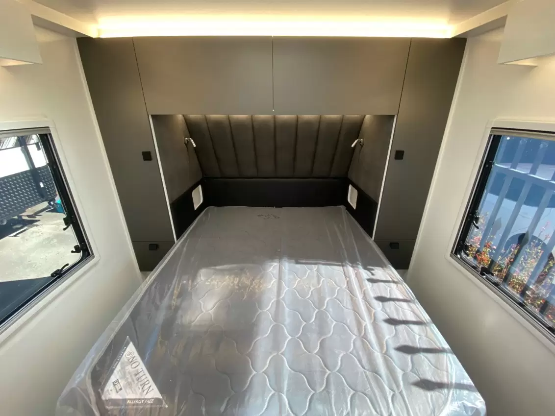 NEW 2025 NEW AGE CARAVANS OZ CLASSIC