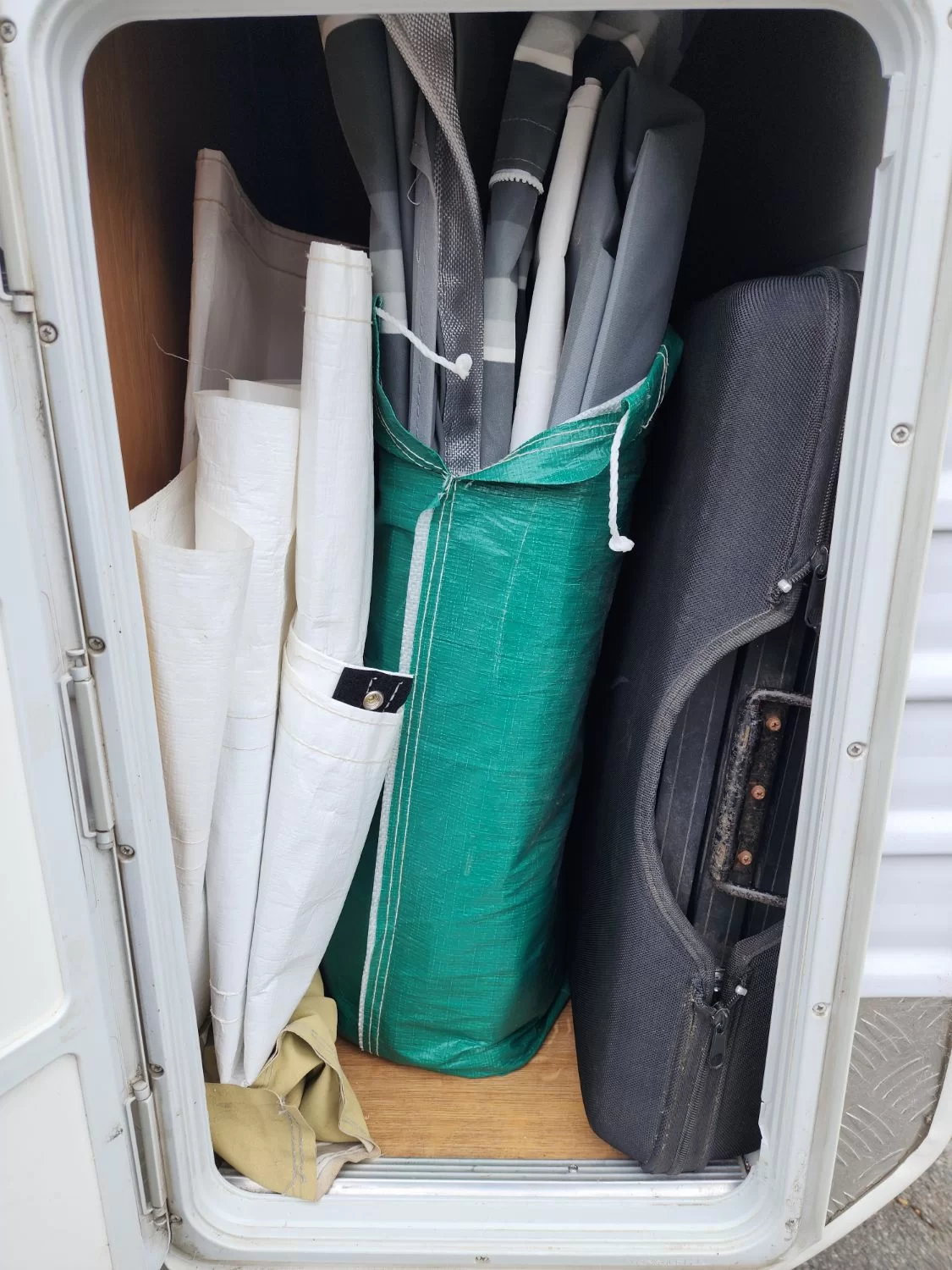 USED 2012 ROMA ELEGANCE caravan