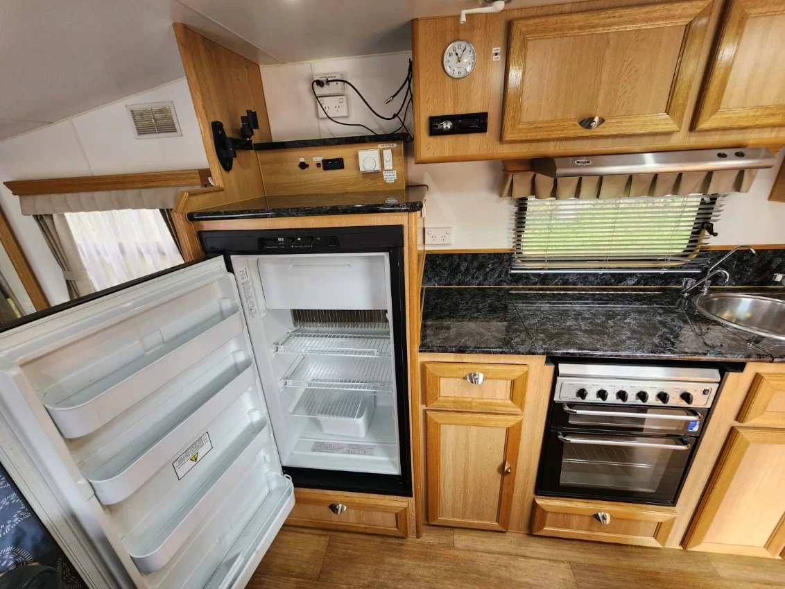 USED 2012 ROMA ELEGANCE caravan