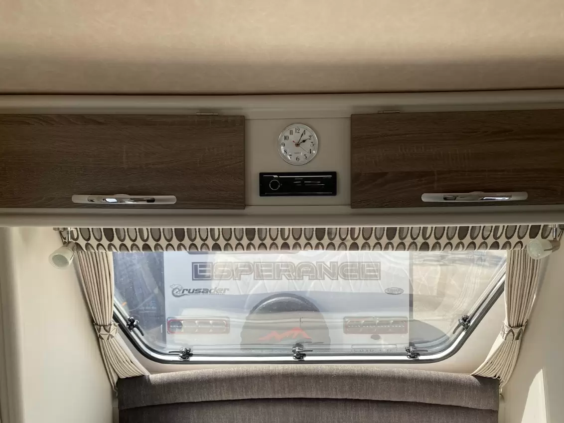 USED 2016 JURGENS LUNAGAZER caravan