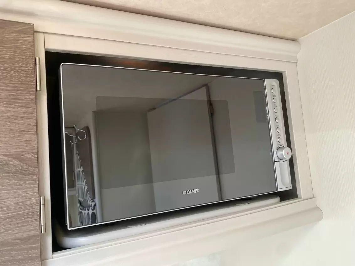 USED 2016 JURGENS LUNAGAZER caravan