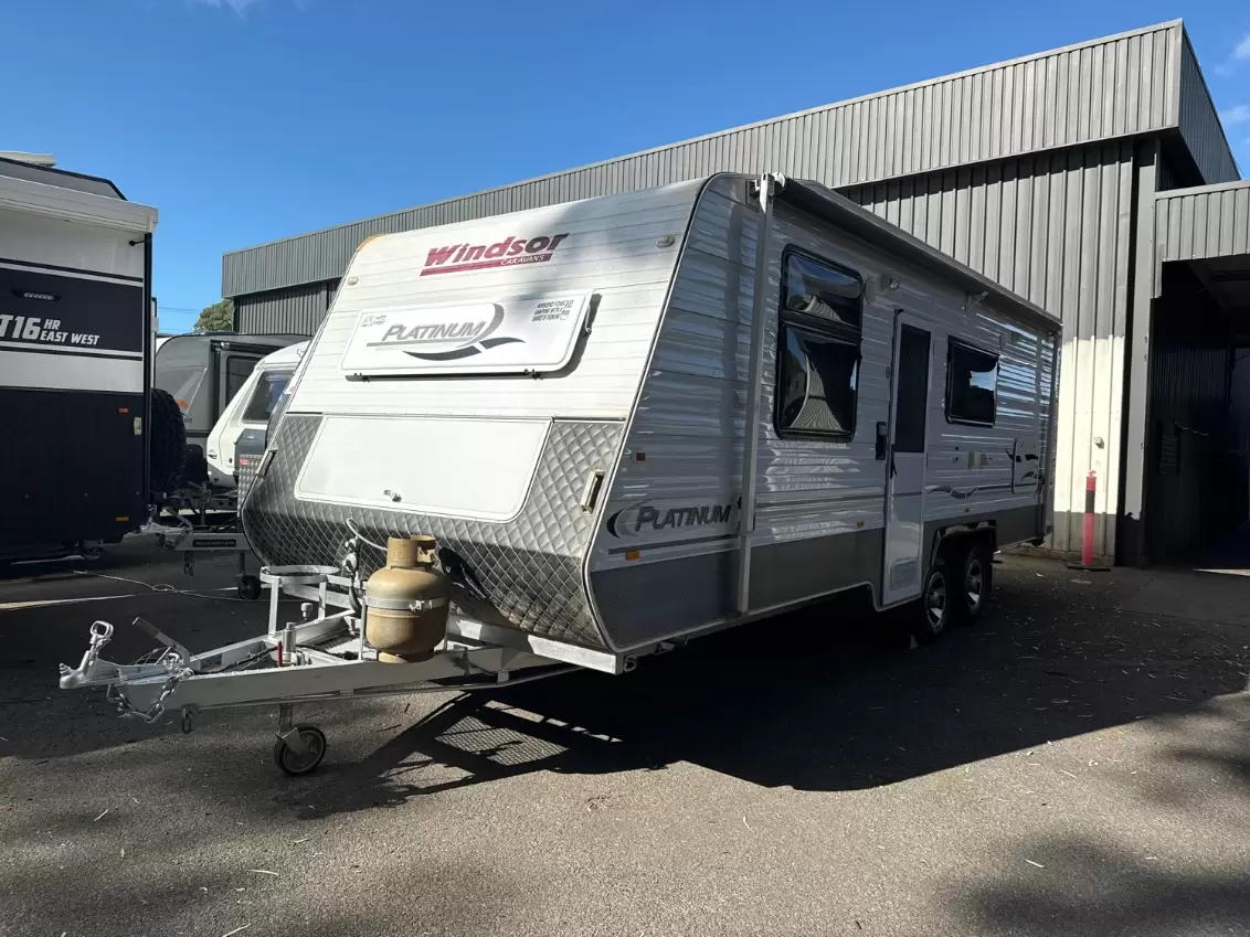 USED 2011 WINDSOR PLATINUM
