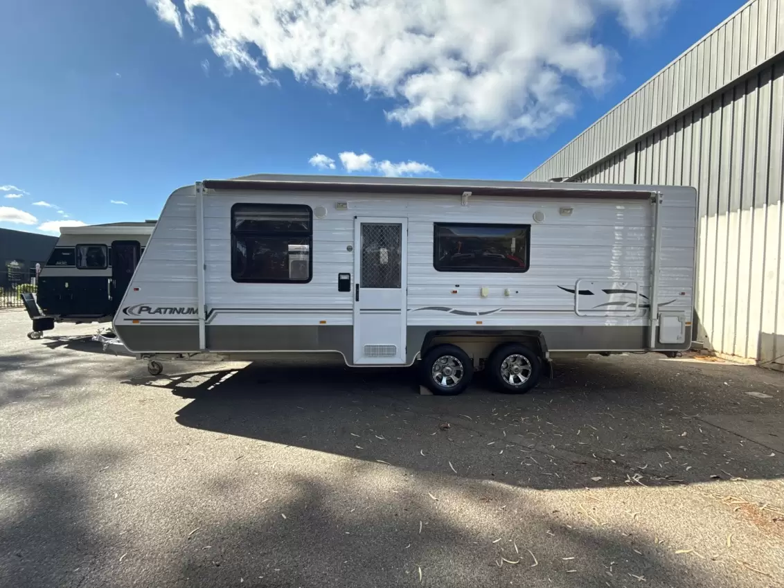 USED 2011 WINDSOR PLATINUM