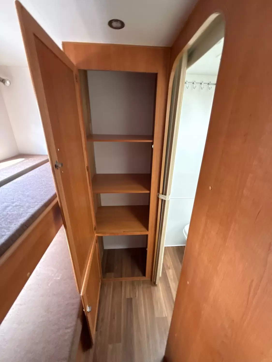 USED 2011 WINDSOR PLATINUM