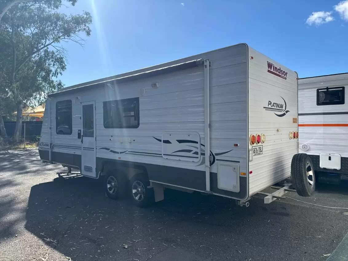 USED 2011 WINDSOR PLATINUM