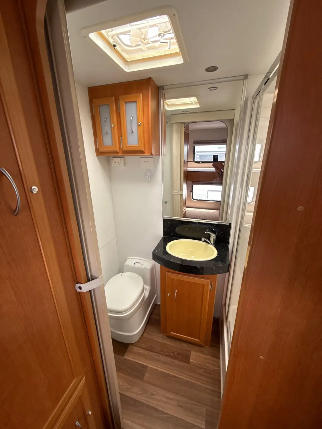 USED 2011 WINDSOR PLATINUM