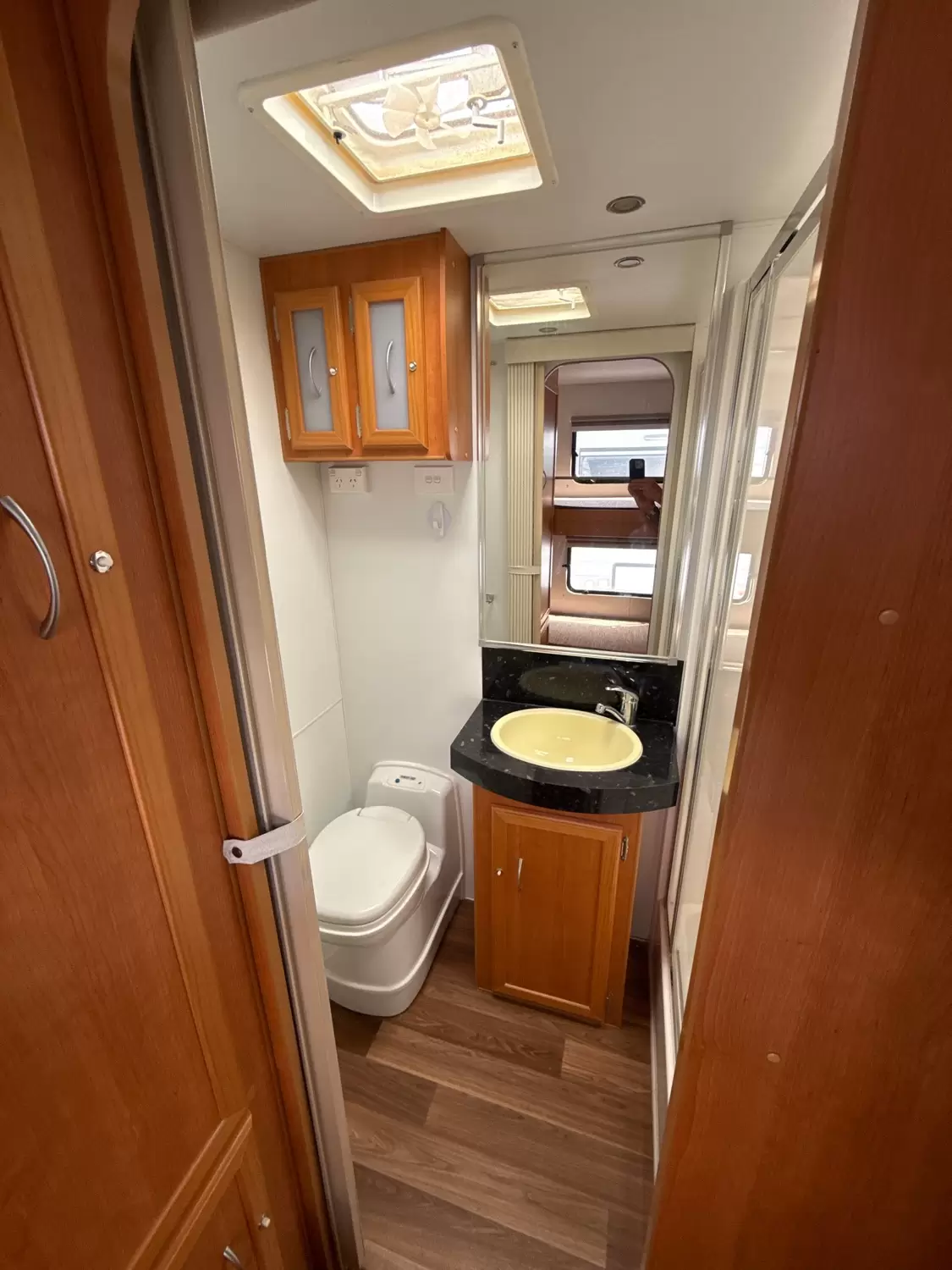 USED 2011 WINDSOR PLATINUM