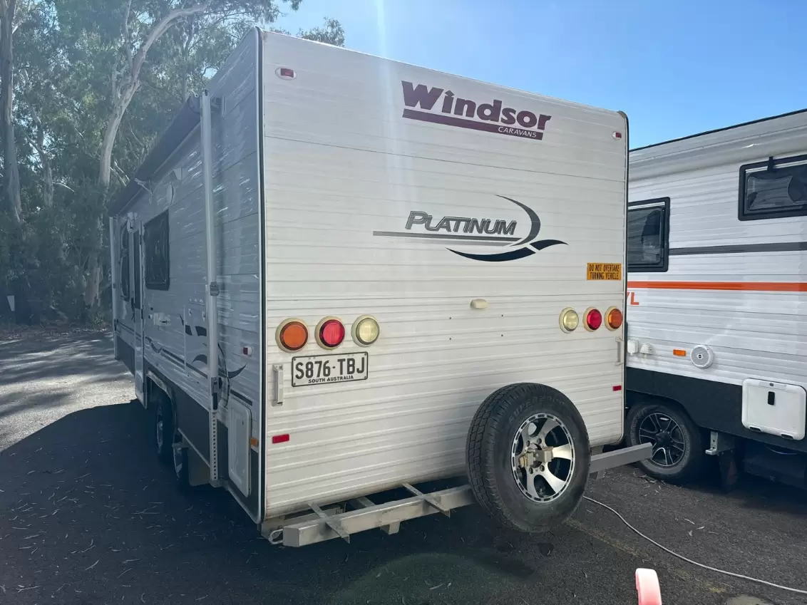 USED 2011 WINDSOR PLATINUM