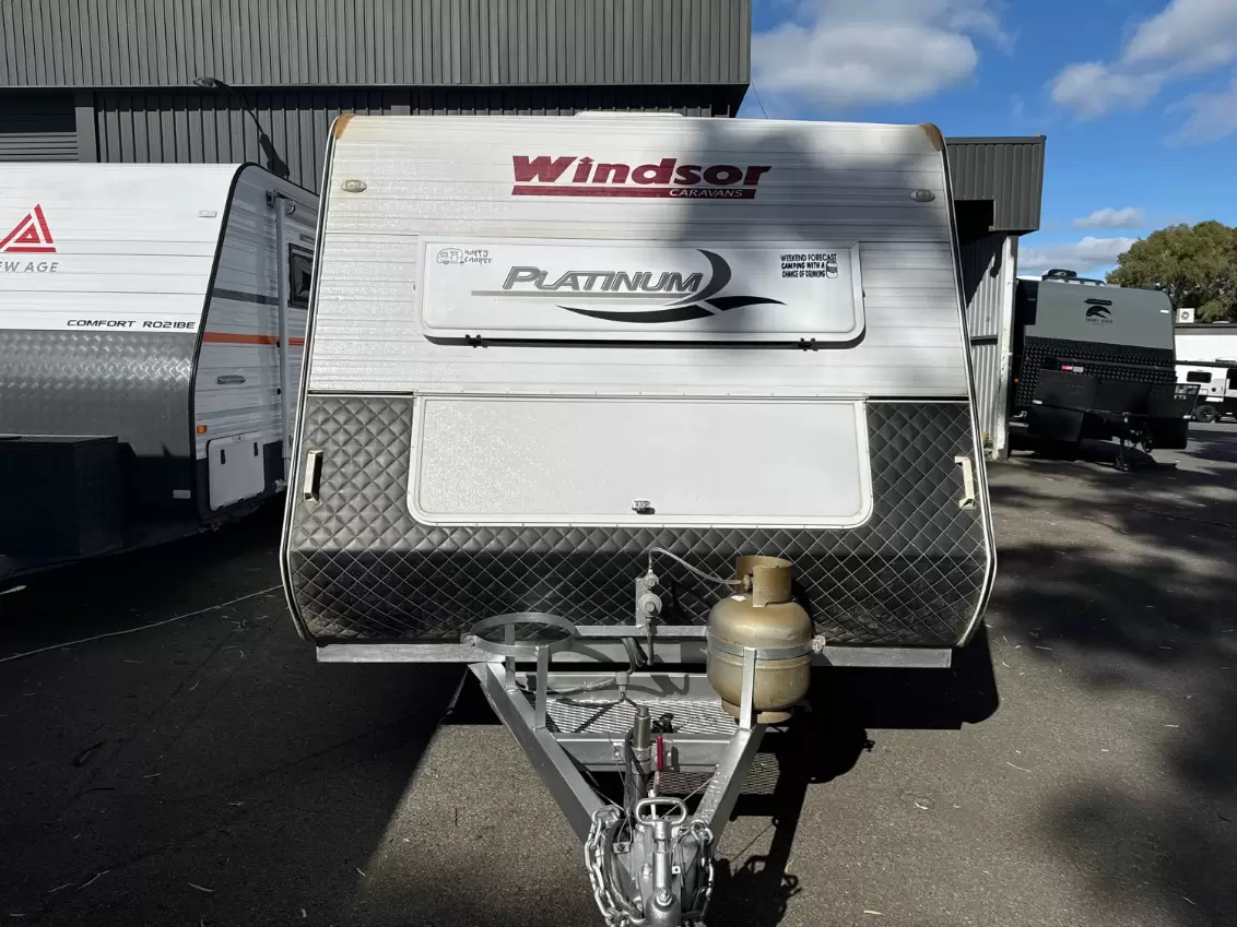 USED 2011 WINDSOR PLATINUM