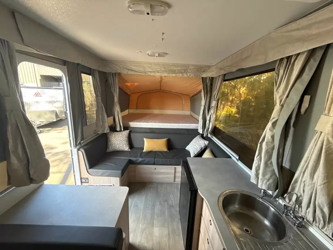 USED 2021 JAYCO SWAN