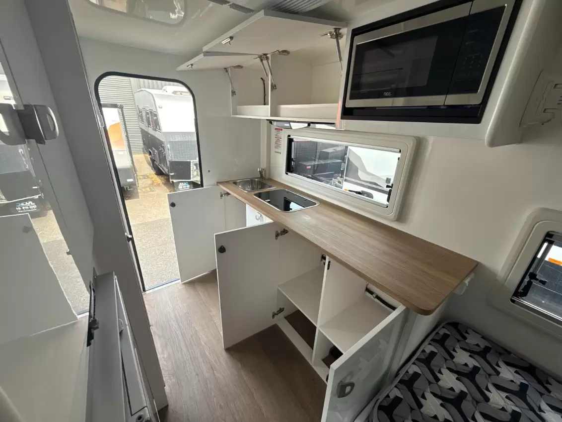 USED 2023 CRUSADER CHAMELEON