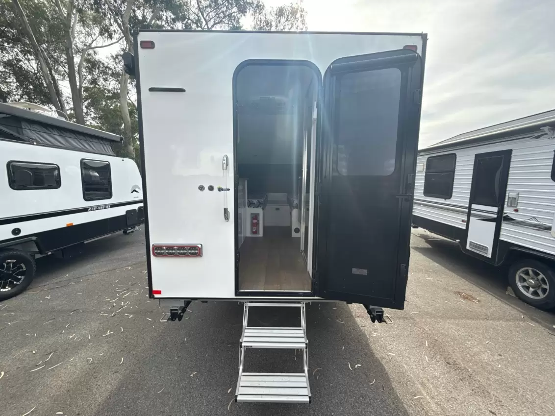 USED 2023 CRUSADER CHAMELEON