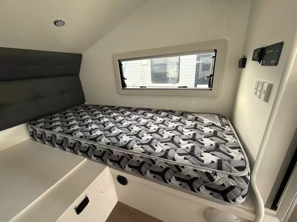 USED 2023 CRUSADER CHAMELEON