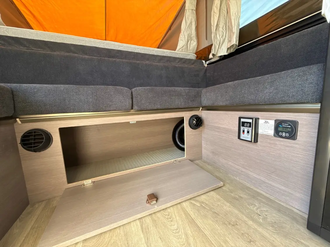 USED 2023 JAYCO SWAN