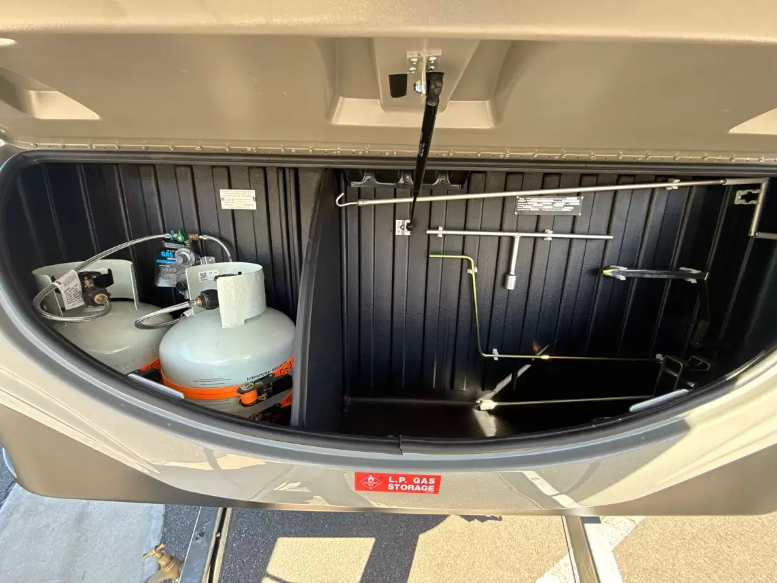 USED 2023 JAYCO SWAN