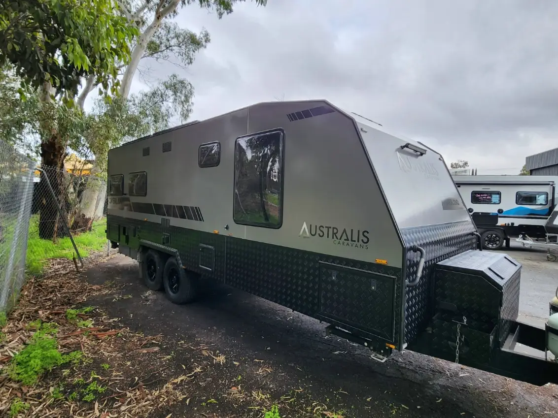 USED 2023 AUSTRALIS OVERLAND 22.8