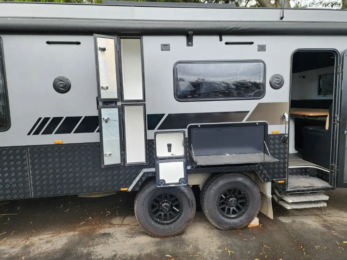 USED 2023 AUSTRALIS OVERLAND 22.8