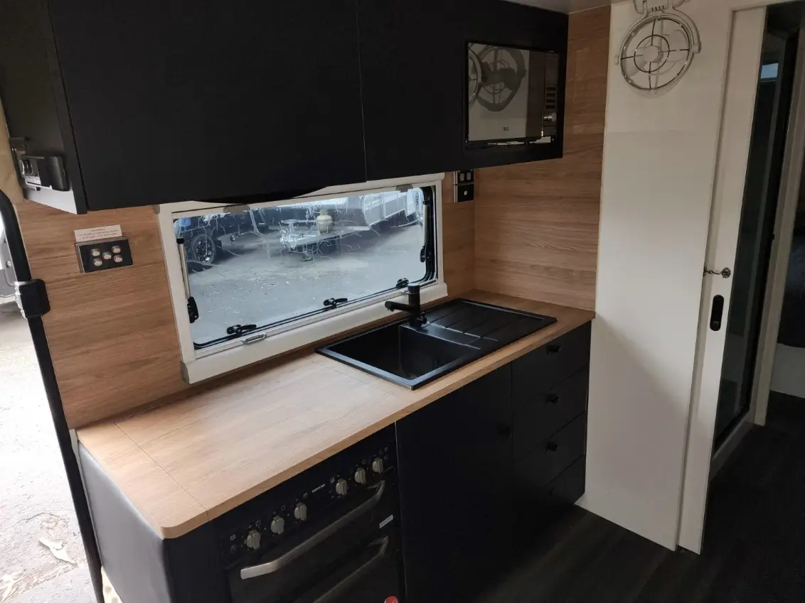 USED 2023 AUSTRALIS OVERLAND 22.8