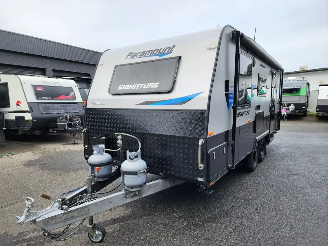 USED 2022 PARAMOUNT SIGNATURE