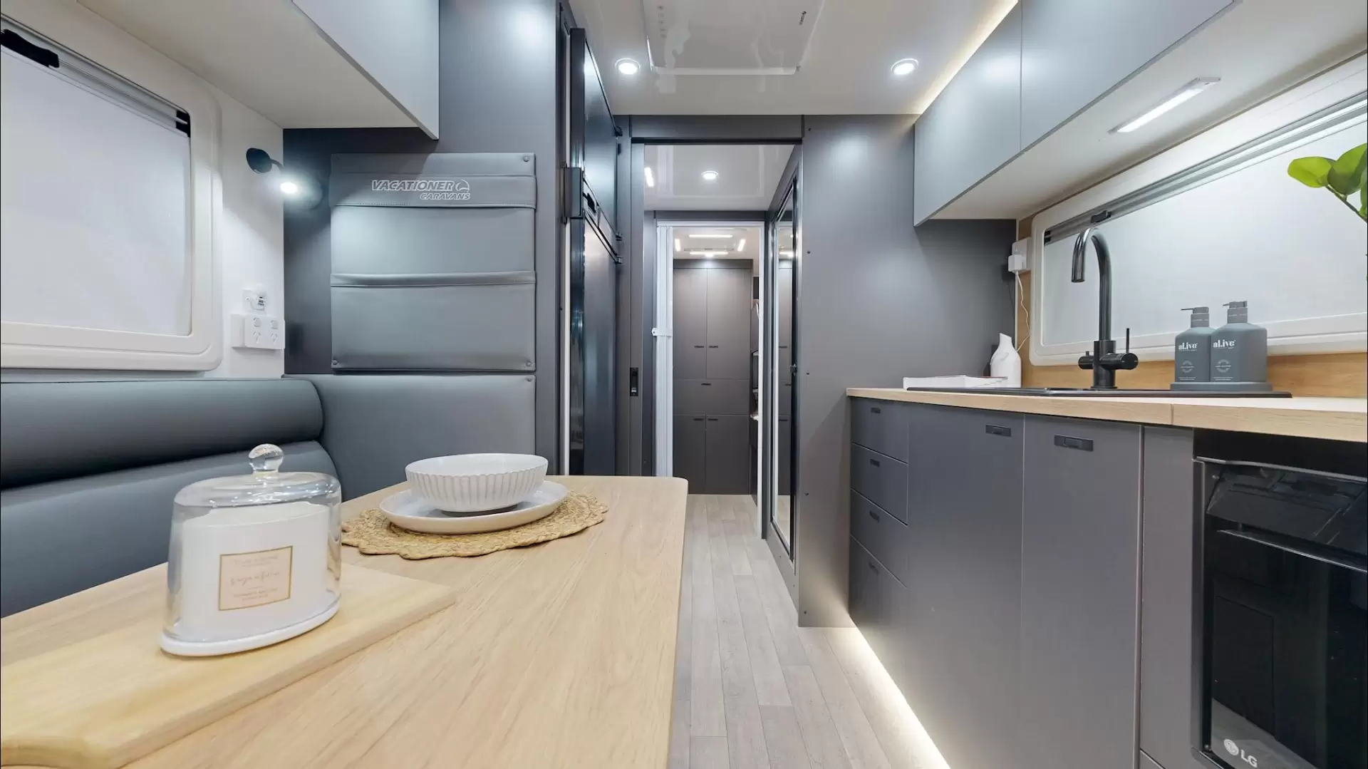 NEW 2026 VACATIONER CARAVANS ROUGH RIDER