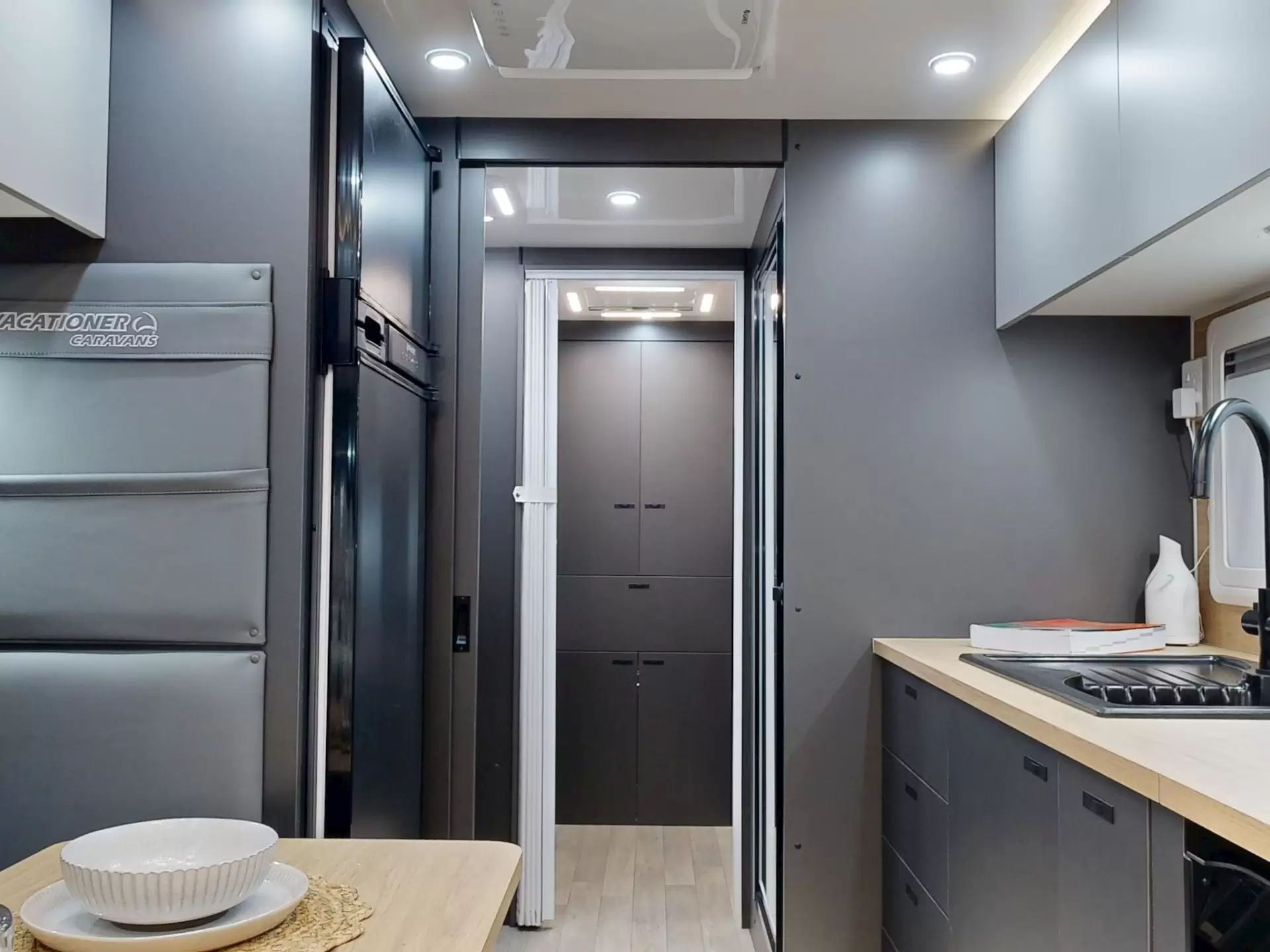 NEW 2026 VACATIONER CARAVANS ROUGH RIDER