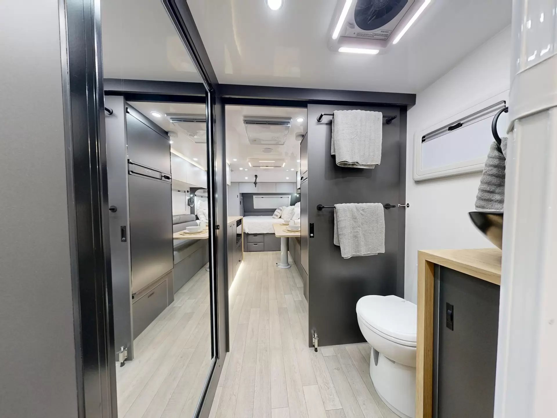 NEW 2026 VACATIONER CARAVANS ROUGH RIDER