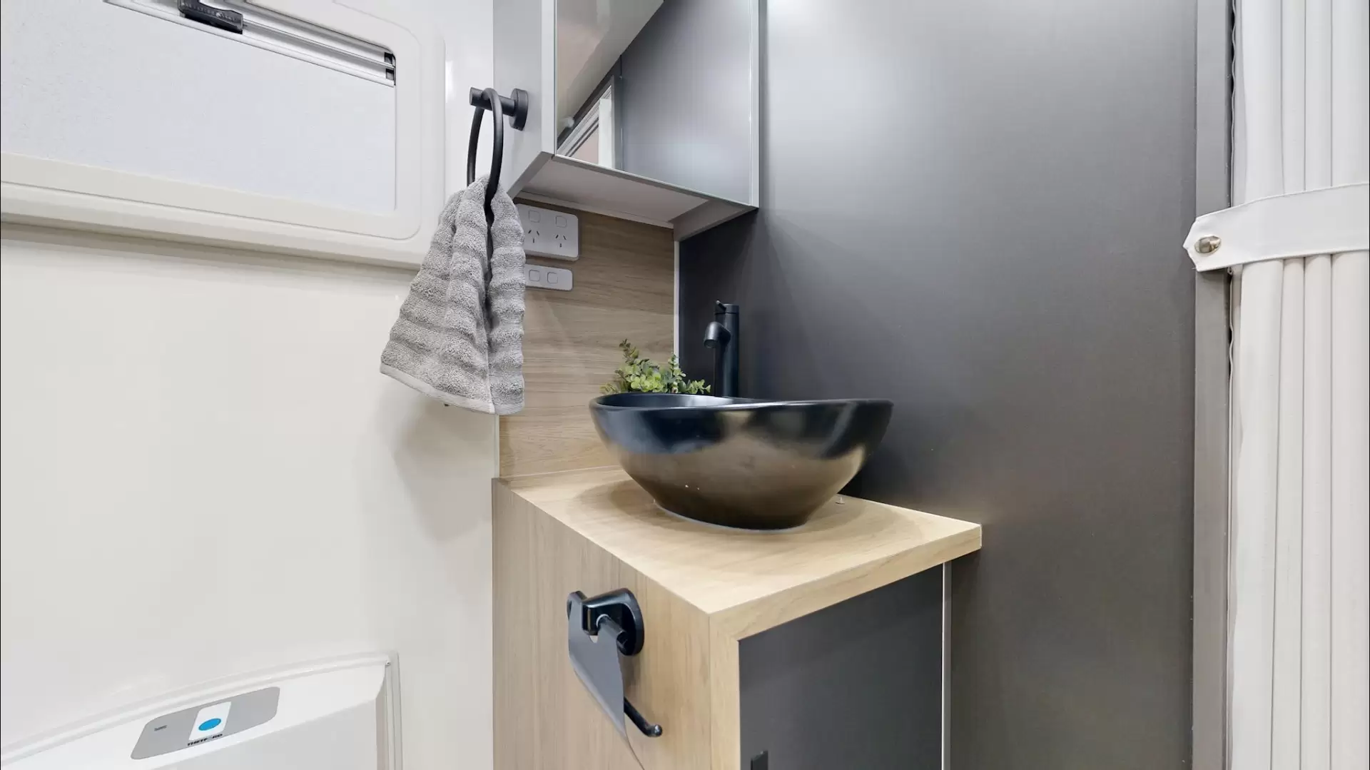 NEW 2026 VACATIONER CARAVANS ROUGH RIDER