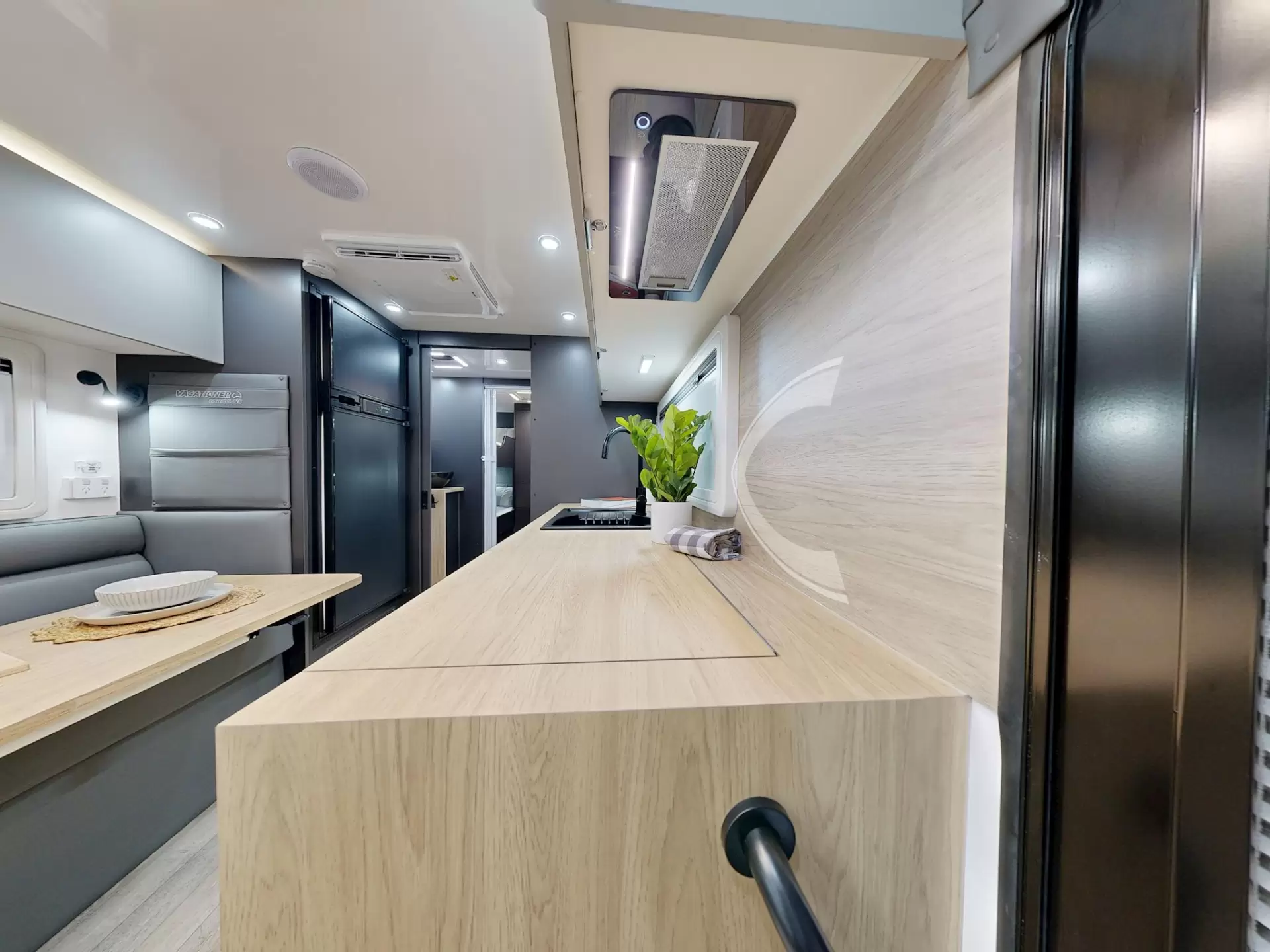 NEW 2026 VACATIONER CARAVANS ROUGH RIDER