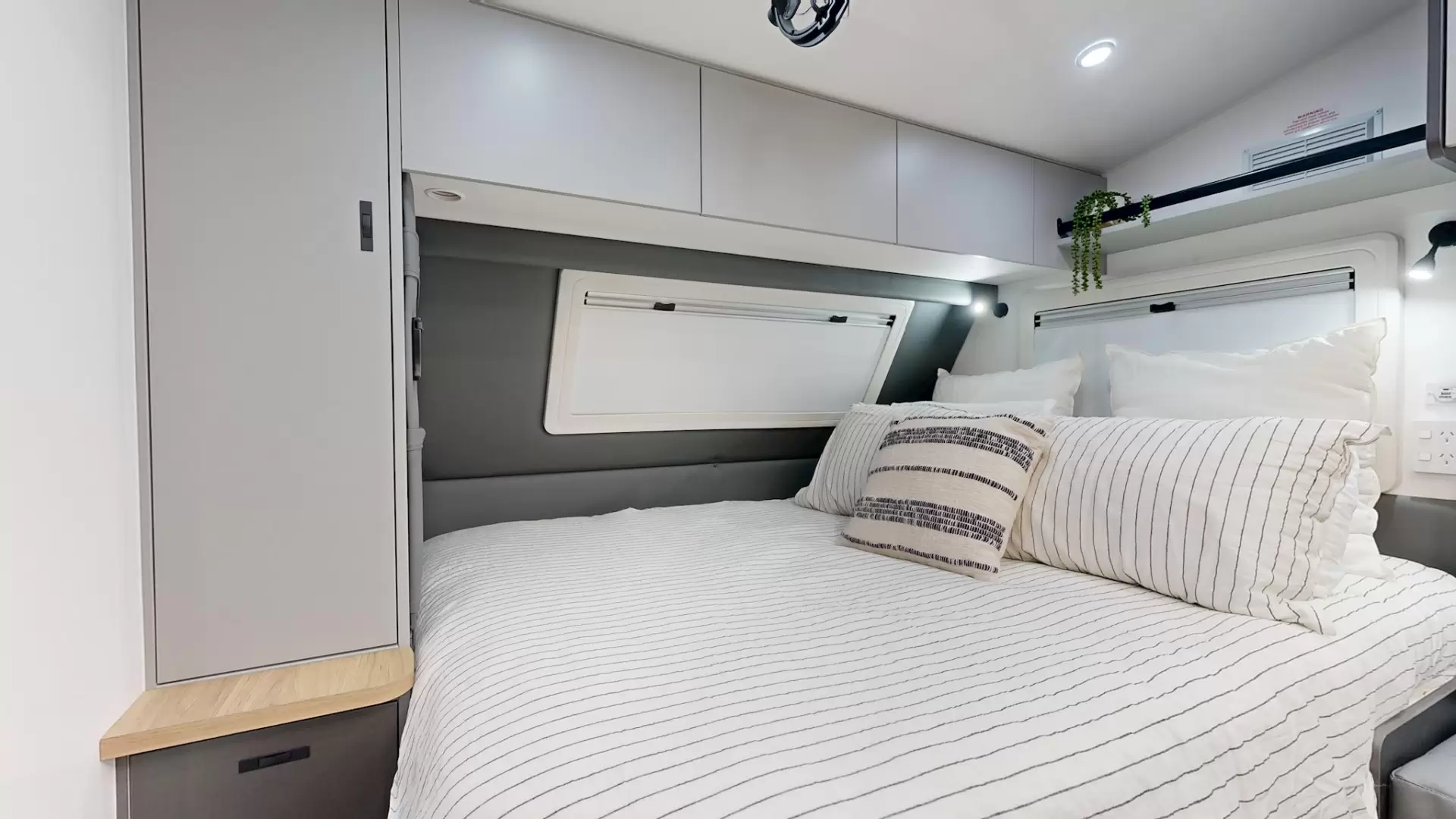 NEW 2026 VACATIONER CARAVANS ROUGH RIDER