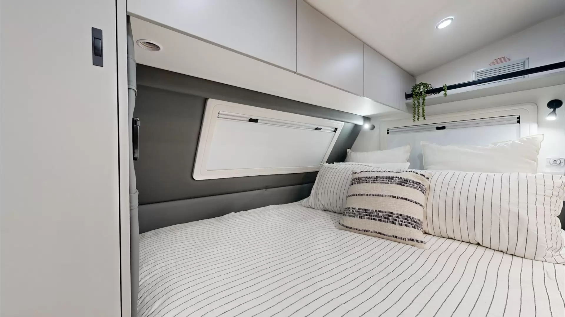 NEW 2026 VACATIONER CARAVANS ROUGH RIDER