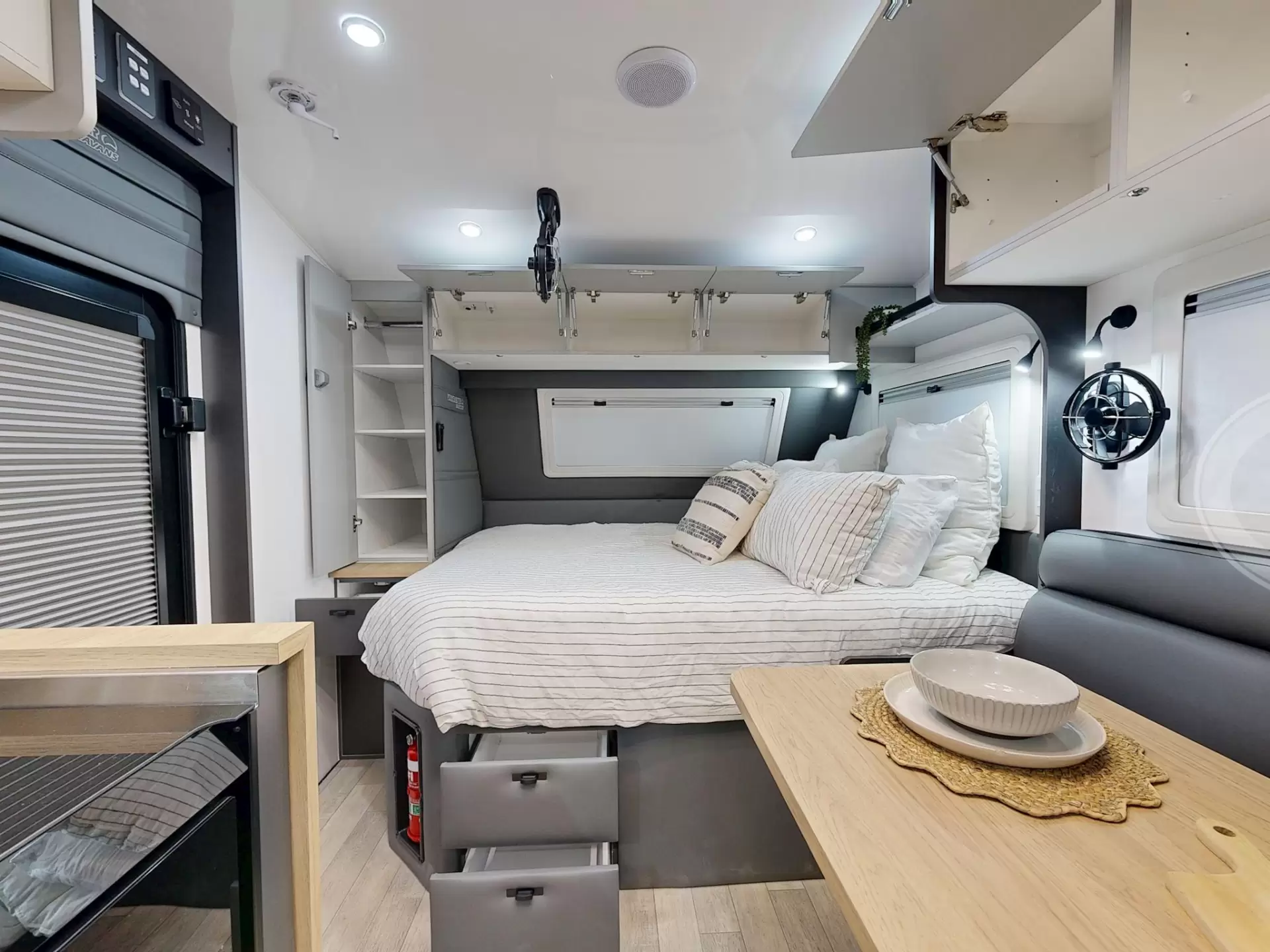 NEW 2026 VACATIONER CARAVANS ROUGH RIDER