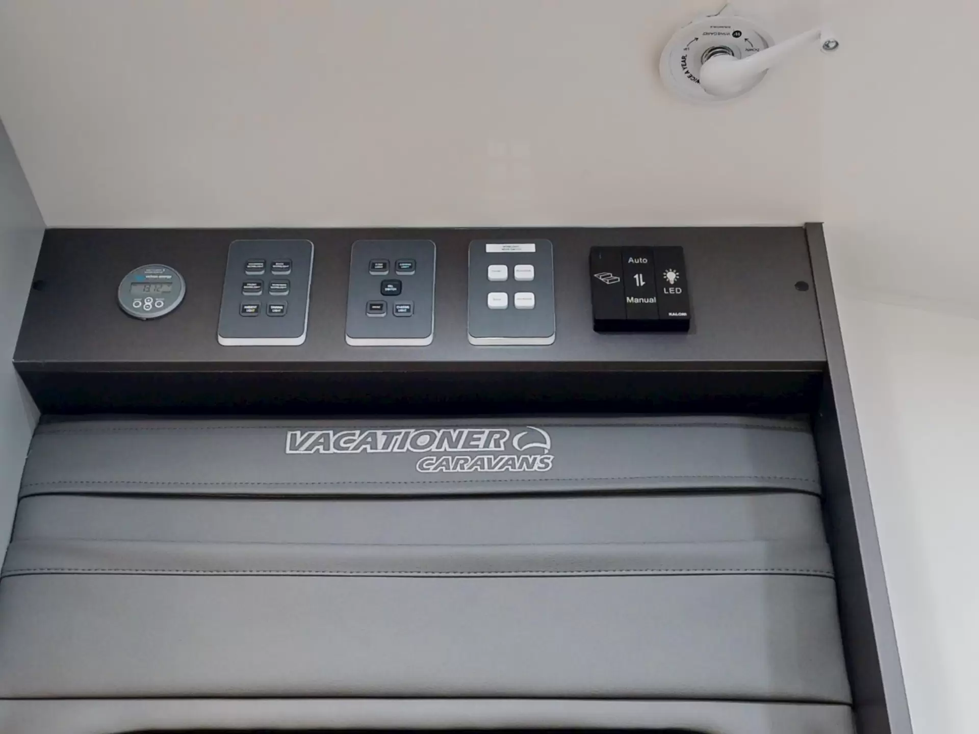 NEW 2026 VACATIONER CARAVANS ROUGH RIDER