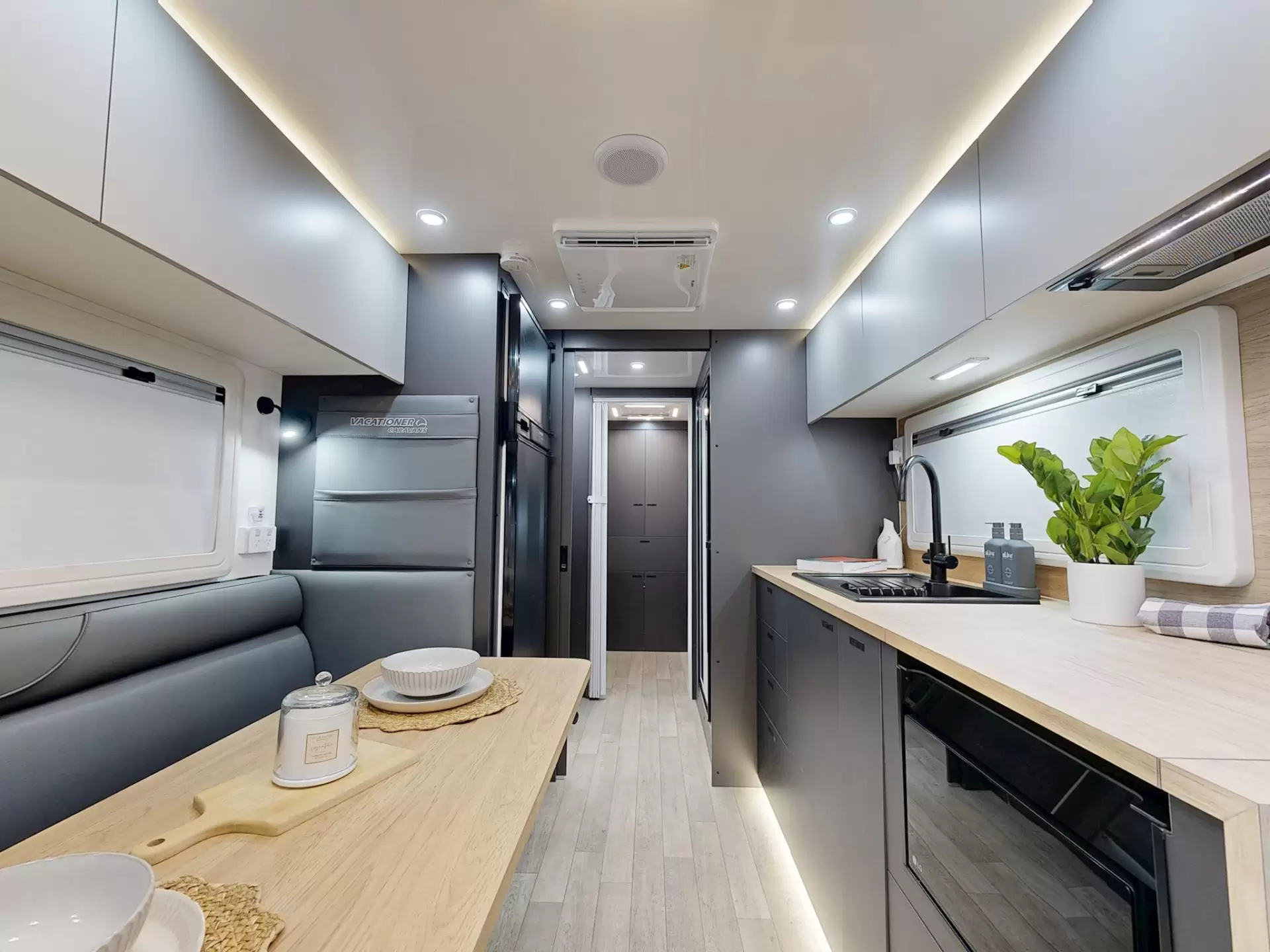 NEW 2026 VACATIONER CARAVANS ROUGH RIDER