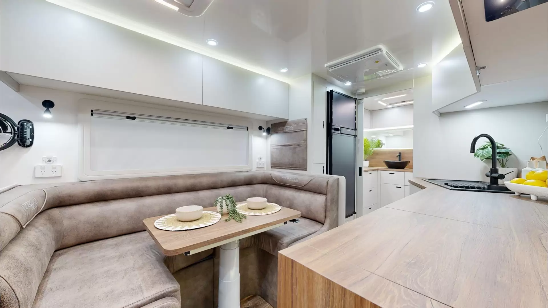 NEW 2025 VACATIONER CARAVANS ROUGH RIDER