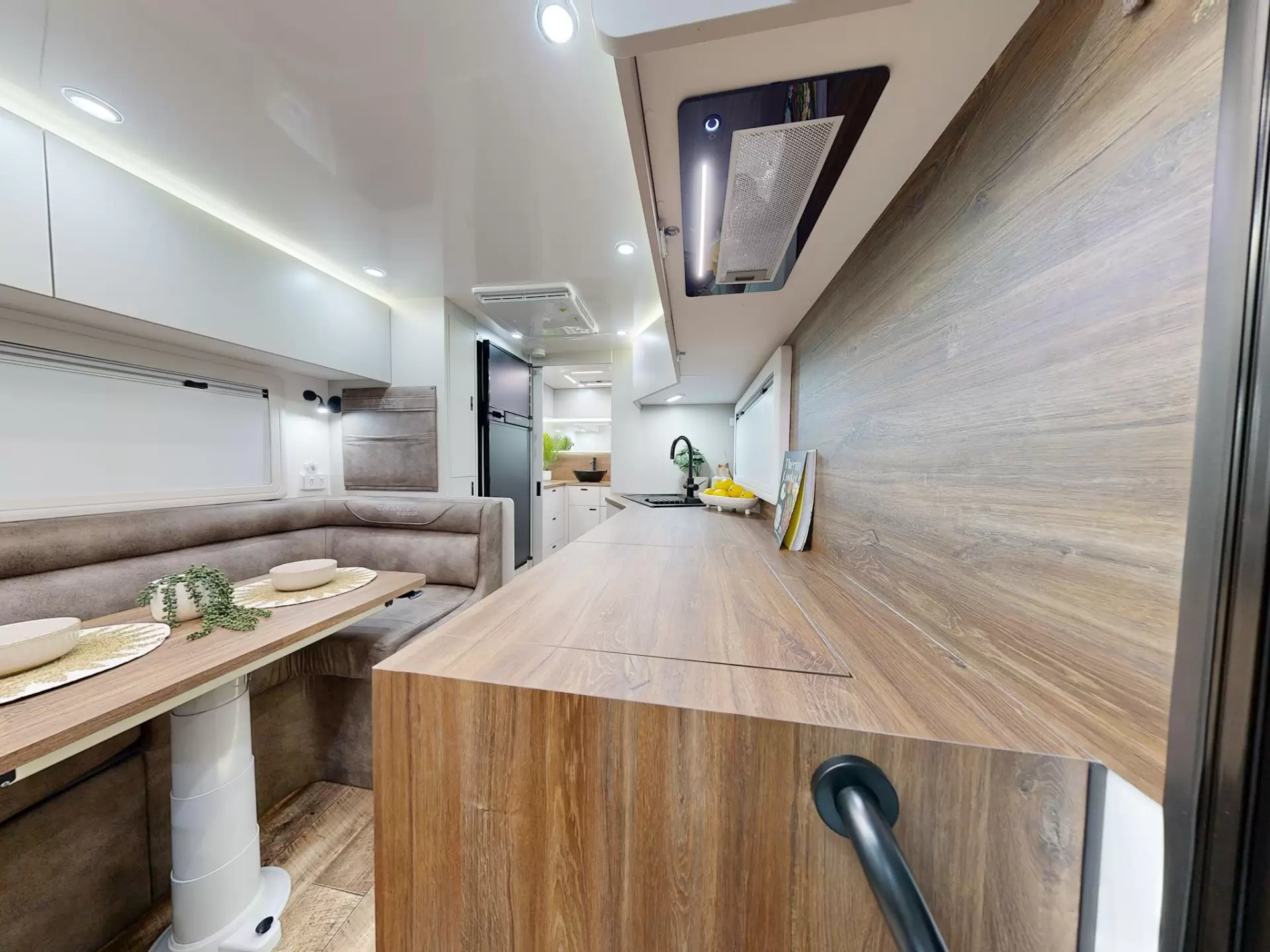 NEW 2025 VACATIONER CARAVANS ROUGH RIDER