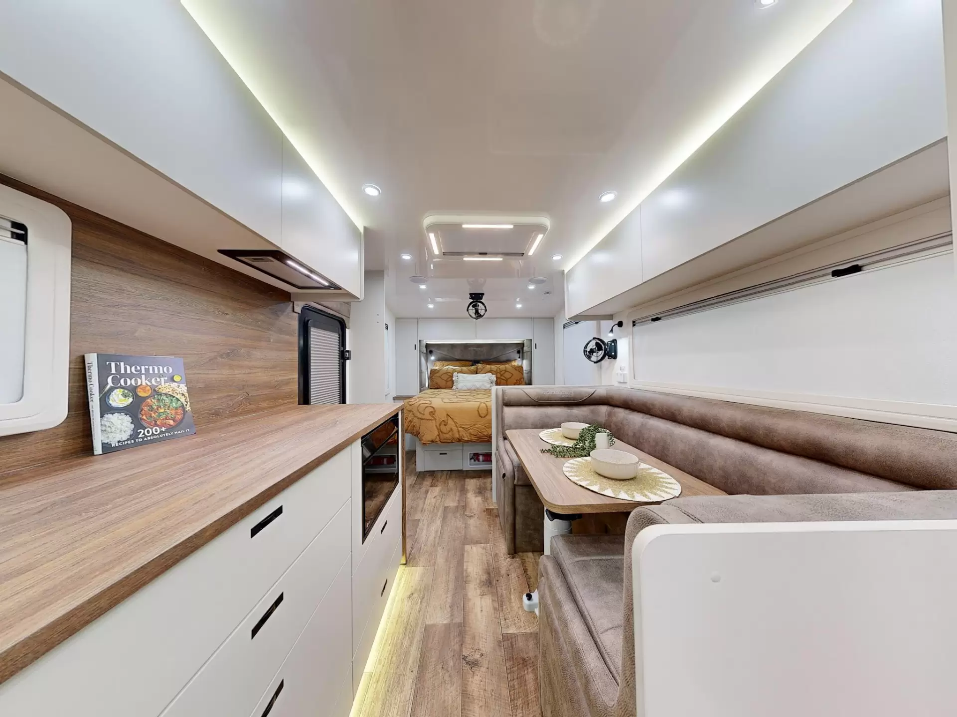 NEW 2025 VACATIONER CARAVANS ROUGH RIDER