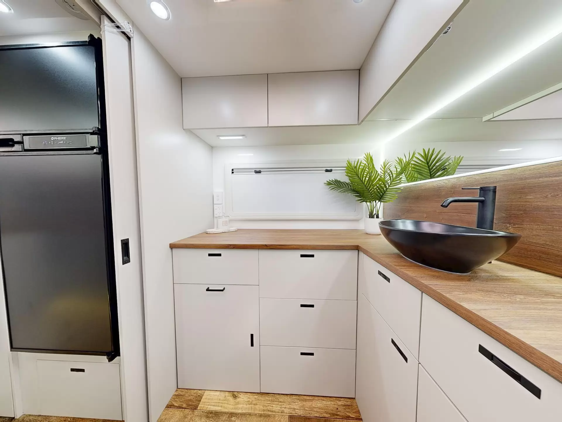 NEW 2025 VACATIONER CARAVANS ROUGH RIDER