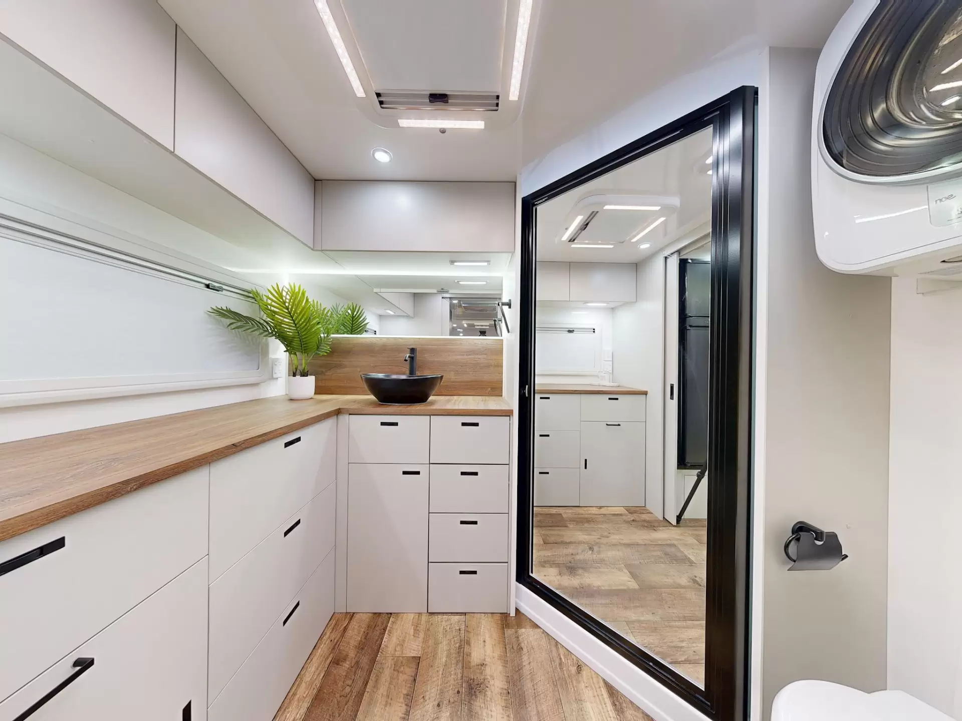 NEW 2025 VACATIONER CARAVANS ROUGH RIDER