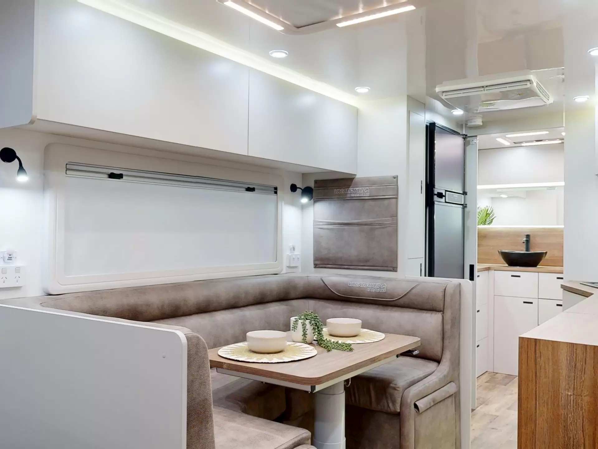 NEW 2025 VACATIONER CARAVANS ROUGH RIDER