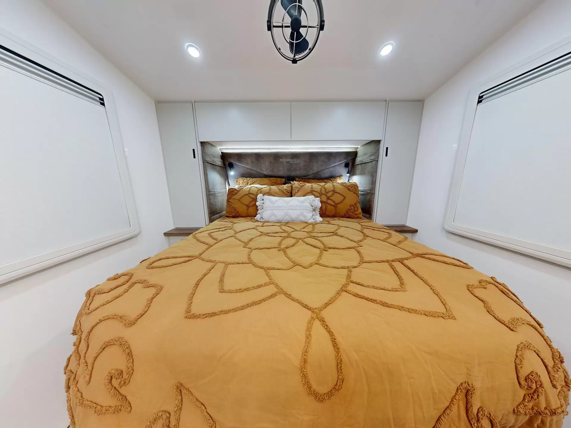 NEW 2025 VACATIONER CARAVANS ROUGH RIDER