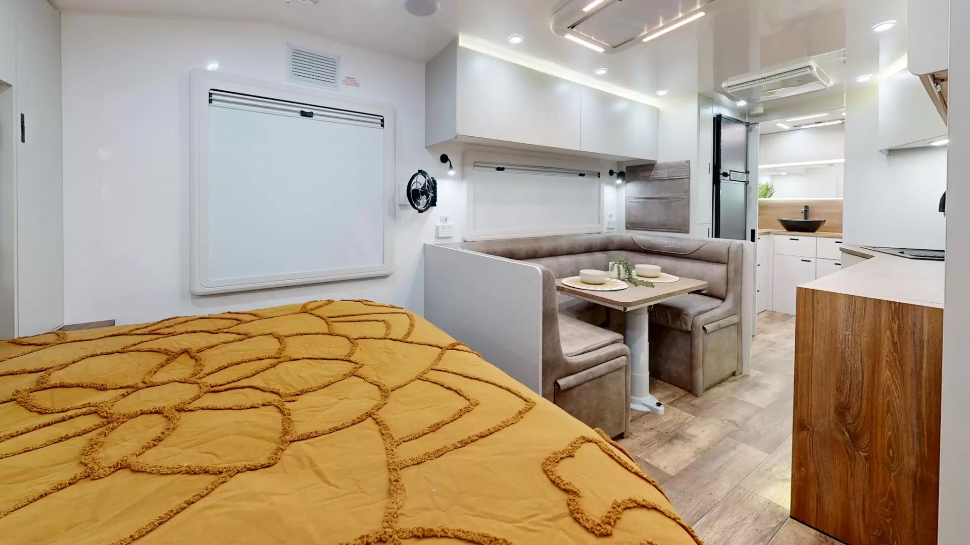 NEW 2025 VACATIONER CARAVANS ROUGH RIDER